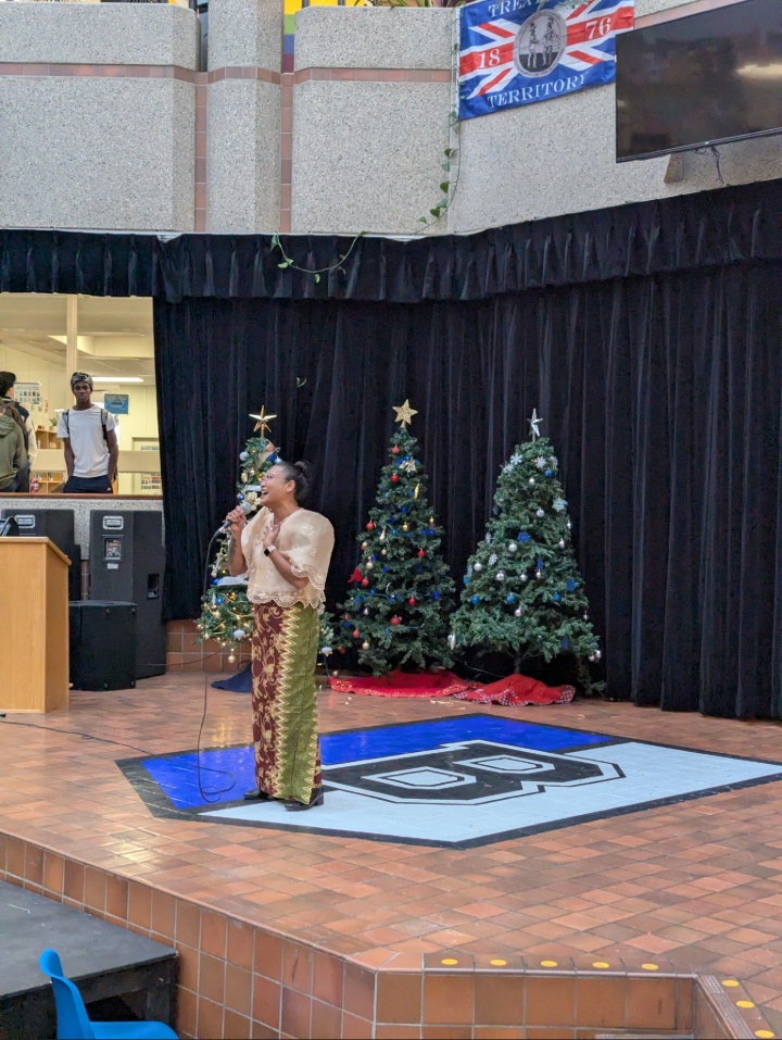 PXL 20251125 184817581